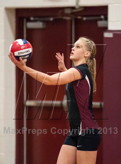Thumbnail 3 in Farmington vs. E.O. Smith (CIAC Class L Quarterfinal) photogallery.