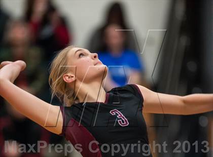 Thumbnail 2 in Farmington vs. E.O. Smith (CIAC Class L Quarterfinal) photogallery.