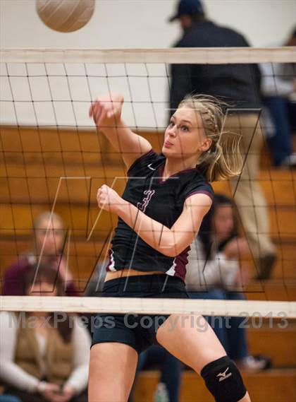 Thumbnail 2 in Farmington vs. E.O. Smith (CIAC Class L Quarterfinal) photogallery.