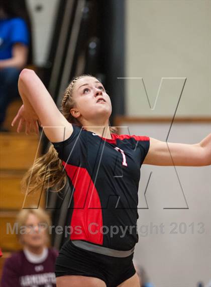 Thumbnail 3 in Farmington vs. E.O. Smith (CIAC Class L Quarterfinal) photogallery.