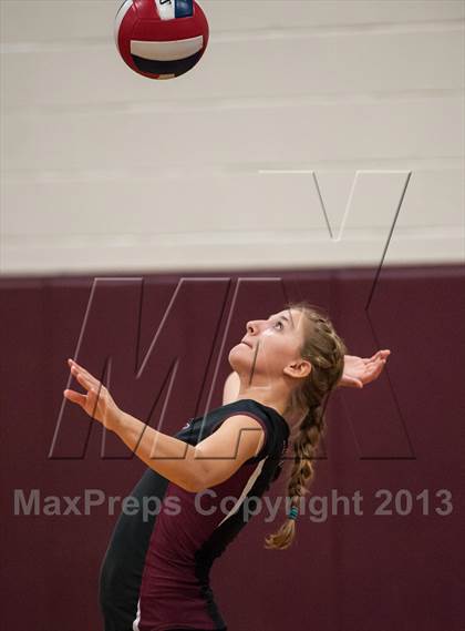 Thumbnail 3 in Farmington vs. E.O. Smith (CIAC Class L Quarterfinal) photogallery.