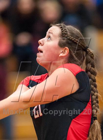 Thumbnail 2 in Farmington vs. E.O. Smith (CIAC Class L Quarterfinal) photogallery.