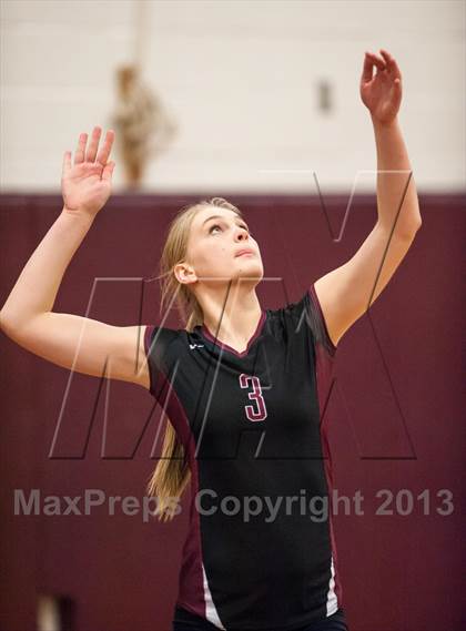 Thumbnail 1 in Farmington vs. E.O. Smith (CIAC Class L Quarterfinal) photogallery.