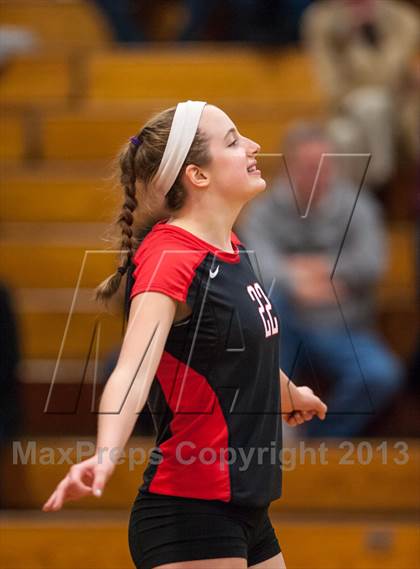 Thumbnail 2 in Farmington vs. E.O. Smith (CIAC Class L Quarterfinal) photogallery.