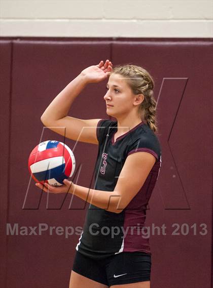 Thumbnail 2 in Farmington vs. E.O. Smith (CIAC Class L Quarterfinal) photogallery.