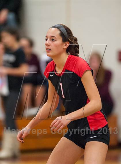 Thumbnail 3 in Farmington vs. E.O. Smith (CIAC Class L Quarterfinal) photogallery.