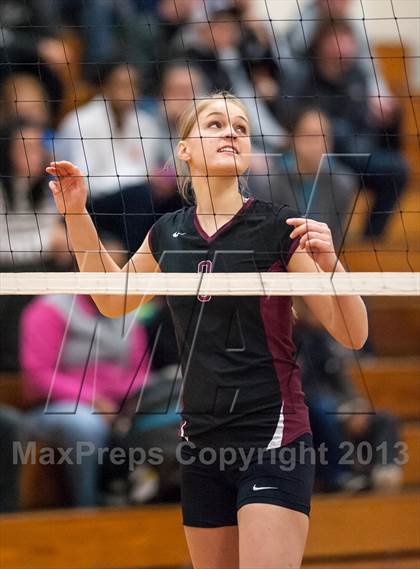 Thumbnail 2 in Farmington vs. E.O. Smith (CIAC Class L Quarterfinal) photogallery.