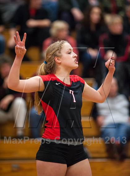 Thumbnail 2 in Farmington vs. E.O. Smith (CIAC Class L Quarterfinal) photogallery.