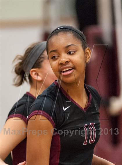 Thumbnail 2 in Farmington vs. E.O. Smith (CIAC Class L Quarterfinal) photogallery.