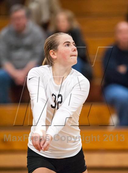 Thumbnail 3 in Farmington vs. E.O. Smith (CIAC Class L Quarterfinal) photogallery.