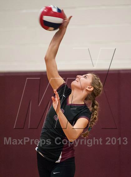Thumbnail 1 in Farmington vs. E.O. Smith (CIAC Class L Quarterfinal) photogallery.