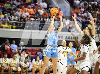 Thumbnail 3 in West Rowan vs. Rocky Mount (NCHSAA 3A Final) photogallery.