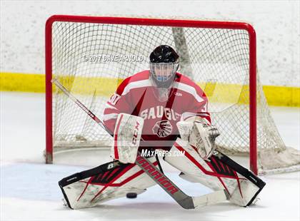 Thumbnail 2 in Saugus vs Methuen (MIAA Division 2 North Round 1) photogallery.