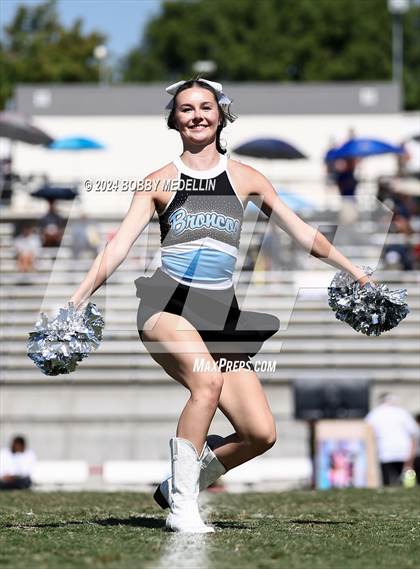 Thumbnail 2 in Los Alamitos @ Clovis North photogallery.