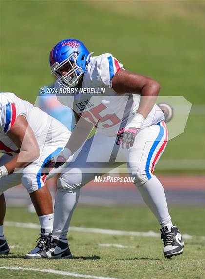 Thumbnail 1 in Los Alamitos @ Clovis North photogallery.