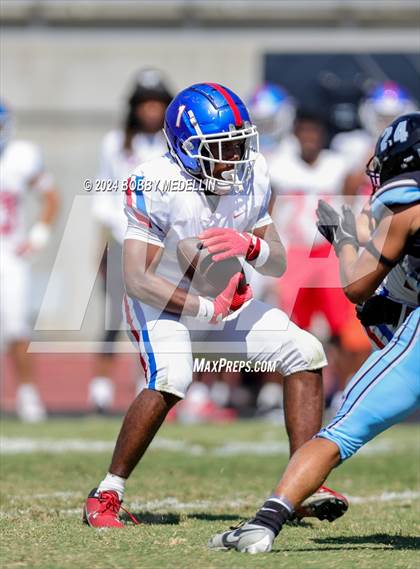 Thumbnail 2 in Los Alamitos @ Clovis North photogallery.