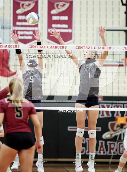 Thumbnail 2 in V.R. Eaton vs Keller Central photogallery.