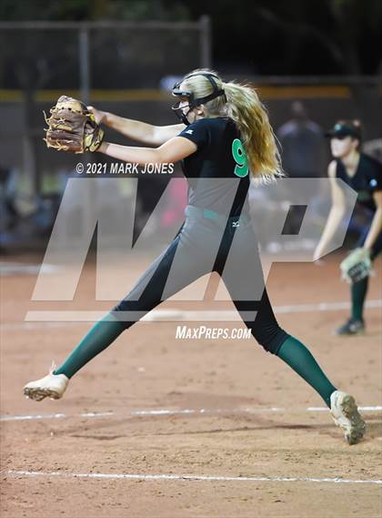 Thumbnail 2 in Payson vs. Tanque Verde (AIA 3A Semifinal) photogallery.