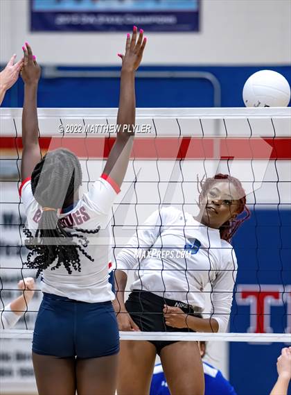 Thumbnail 1 in Triton @ Terry Sanford photogallery.