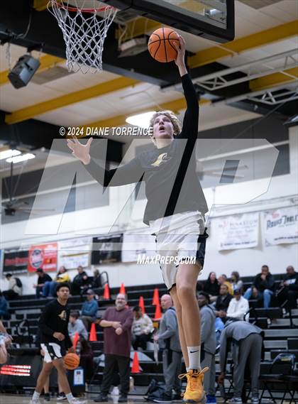 Thumbnail 2 in Villa Park @ Foothill photogallery.