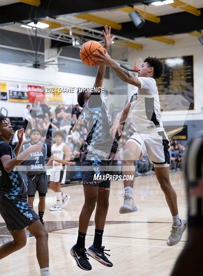 Thumbnail 1 in Villa Park @ Foothill photogallery.