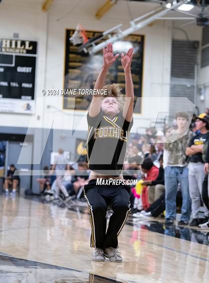 Thumbnail 1 in Villa Park @ Foothill photogallery.