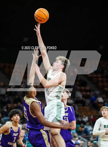 Thumbnail 3 in Fossil Ridge vs Fort Collins (CHSAA Boys 6A Great 8) photogallery.