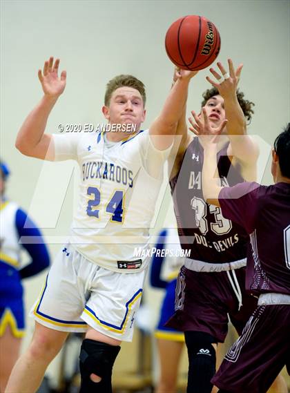 Thumbnail 1 in Lowry vs. Dayton (NIAA 3A Northern Quarterfinals) photogallery.