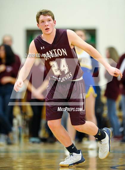 Thumbnail 1 in Lowry vs. Dayton (NIAA 3A Northern Quarterfinals) photogallery.