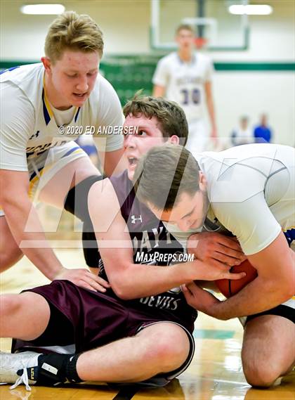 Thumbnail 3 in Lowry vs. Dayton (NIAA 3A Northern Quarterfinals) photogallery.
