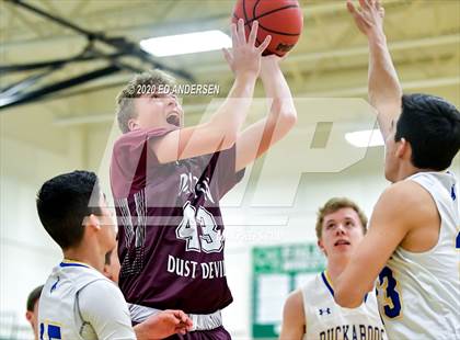 Thumbnail 3 in Lowry vs. Dayton (NIAA 3A Northern Quarterfinals) photogallery.