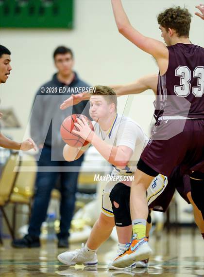 Thumbnail 3 in Lowry vs. Dayton (NIAA 3A Northern Quarterfinals) photogallery.