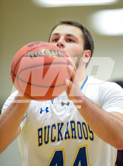 Thumbnail 2 in Lowry vs. Dayton (NIAA 3A Northern Quarterfinals) photogallery.