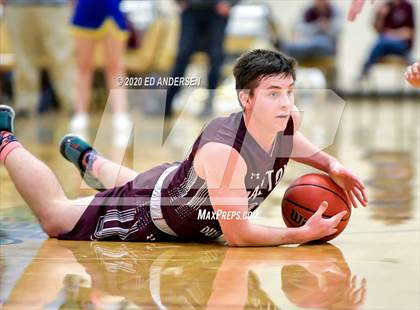 Thumbnail 2 in Lowry vs. Dayton (NIAA 3A Northern Quarterfinals) photogallery.