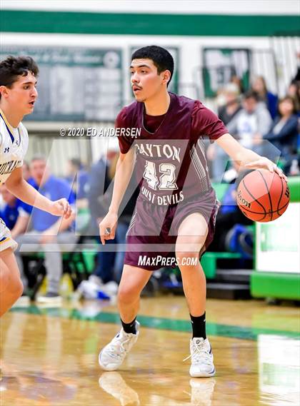 Thumbnail 3 in Lowry vs. Dayton (NIAA 3A Northern Quarterfinals) photogallery.