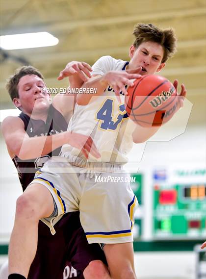 Thumbnail 1 in Lowry vs. Dayton (NIAA 3A Northern Quarterfinals) photogallery.