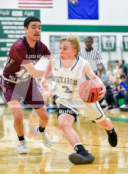 Thumbnail 2 in Lowry vs. Dayton (NIAA 3A Northern Quarterfinals) photogallery.