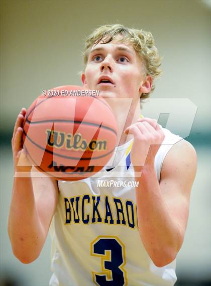 Thumbnail 2 in Lowry vs. Dayton (NIAA 3A Northern Quarterfinals) photogallery.