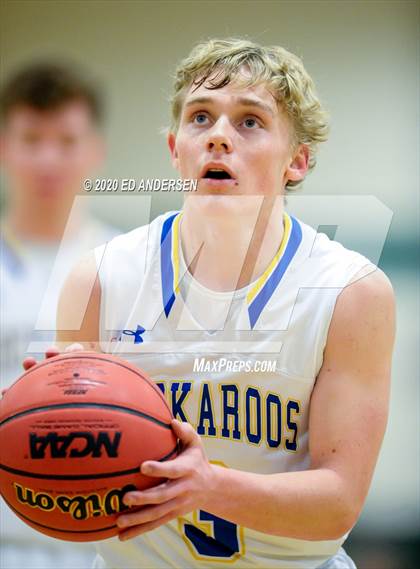 Thumbnail 1 in Lowry vs. Dayton (NIAA 3A Northern Quarterfinals) photogallery.