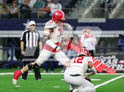 Thumbnail 1 in Albany vs. Mart (UIL Football 2A D2 Final) photogallery.