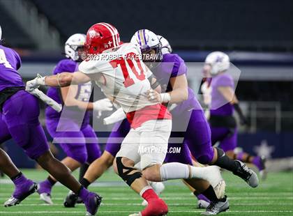 Thumbnail 1 in Albany vs. Mart (UIL Football 2A D2 Final) photogallery.