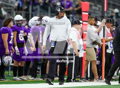 Thumbnail 1 in Albany vs. Mart (UIL Football 2A D2 Final) photogallery.