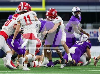 Thumbnail 1 in Albany vs. Mart (UIL Football 2A D2 Final) photogallery.