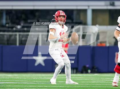 Thumbnail 2 in Albany vs. Mart (UIL Football 2A D2 Final) photogallery.