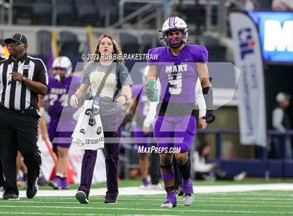 Thumbnail 3 in Albany vs. Mart (UIL Football 2A D2 Final) photogallery.