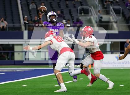 Thumbnail 3 in Albany vs. Mart (UIL Football 2A D2 Final) photogallery.