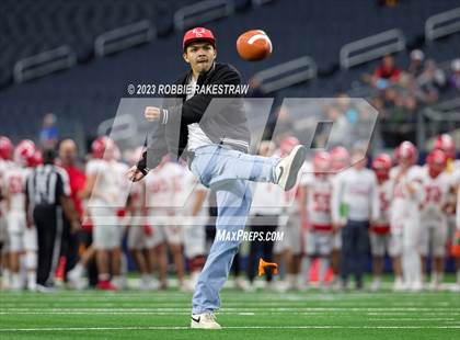Thumbnail 1 in Albany vs. Mart (UIL Football 2A D2 Final) photogallery.
