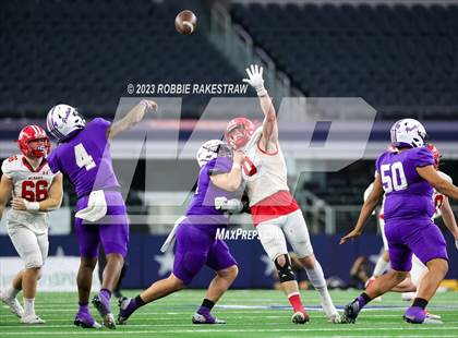 Thumbnail 2 in Albany vs. Mart (UIL Football 2A D2 Final) photogallery.