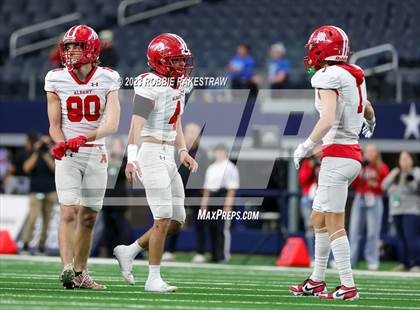 Thumbnail 2 in Albany vs. Mart (UIL Football 2A D2 Final) photogallery.