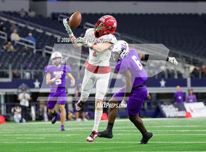 Thumbnail 2 in Albany vs. Mart (UIL Football 2A D2 Final) photogallery.